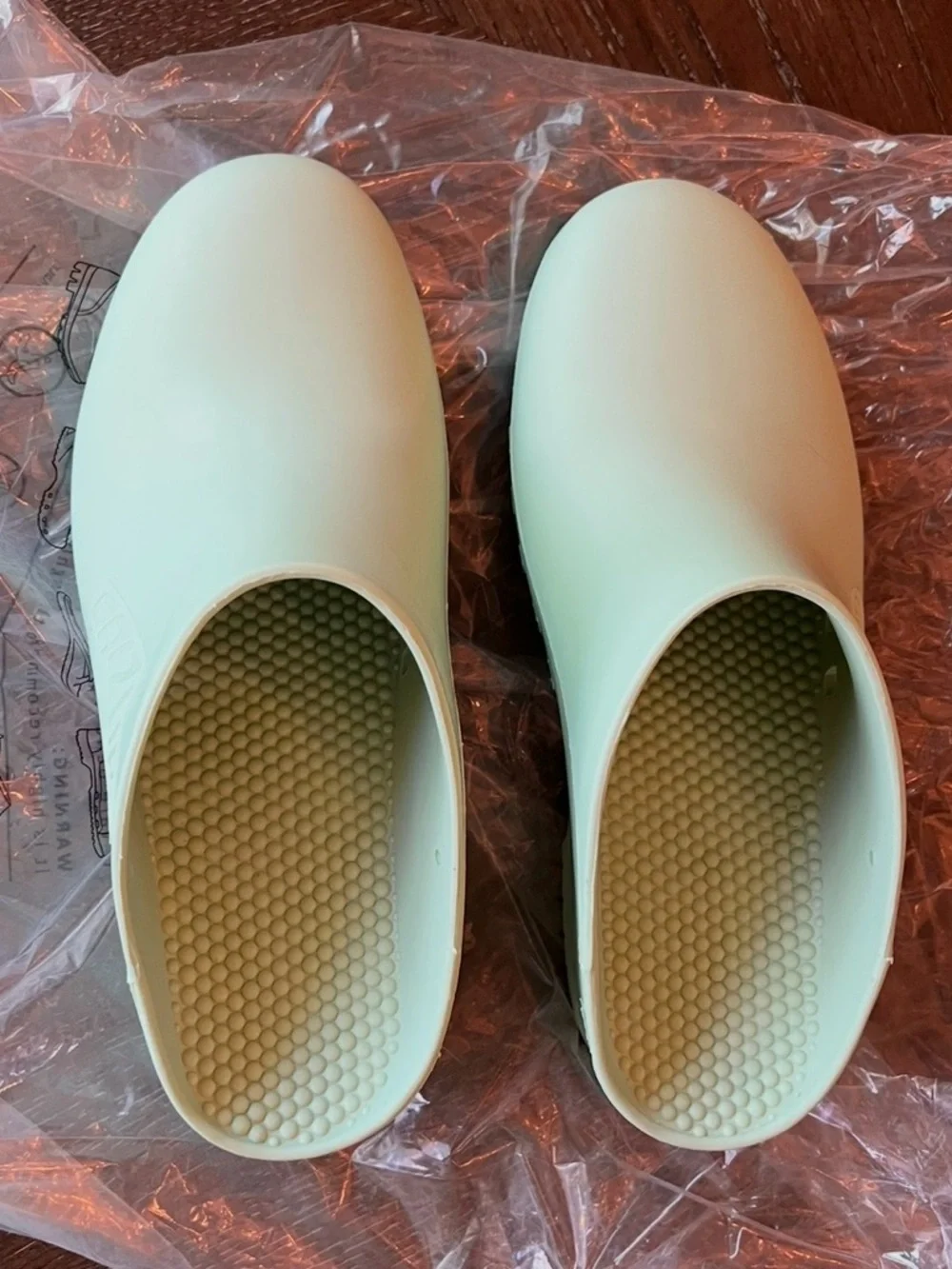 Calzuro Pistachio Green Slip-On Clog - Picture 4 of 10